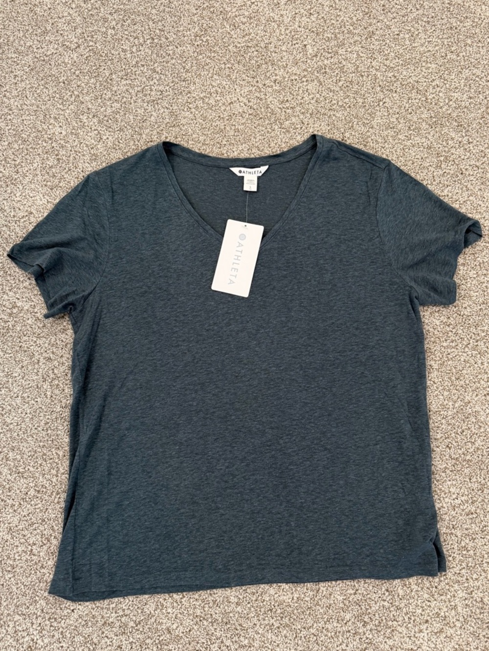 Athleta Getaway Linen Blend V-Neck Tee
